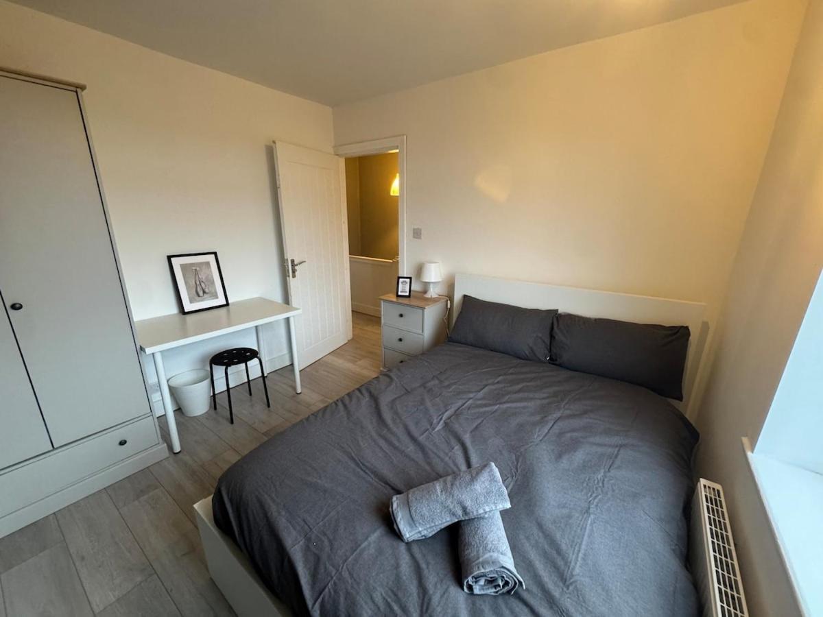 Ferienhaus Modern 4 Bed House Close To Centre *