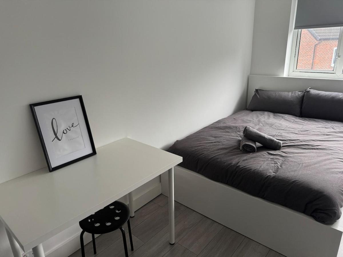 Modern 4 Bed House Close To Centre Ferienhaus Leeds (West Yorkshire)
